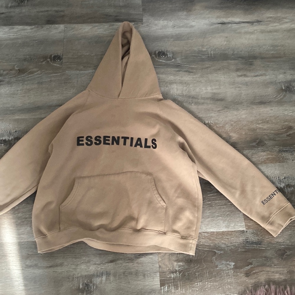 Cute sweatshirt from essentials only worn once